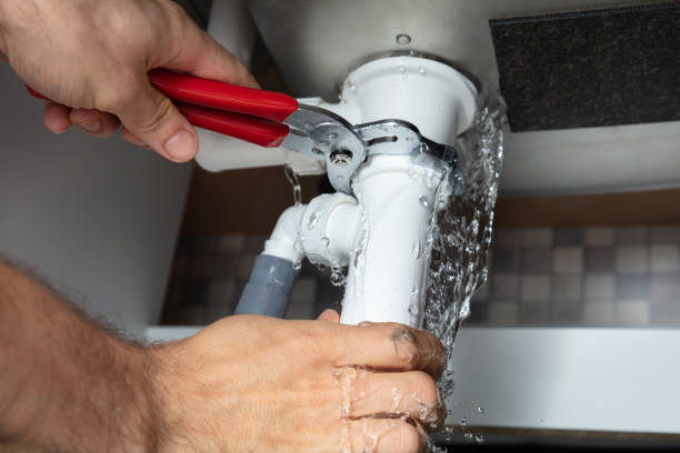 Best Carpet water damage restoration  in Buttonwillow, CA